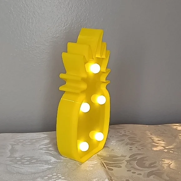 Yellow Pineapple LED Light ๐ SMALL - Picture 8 of 14